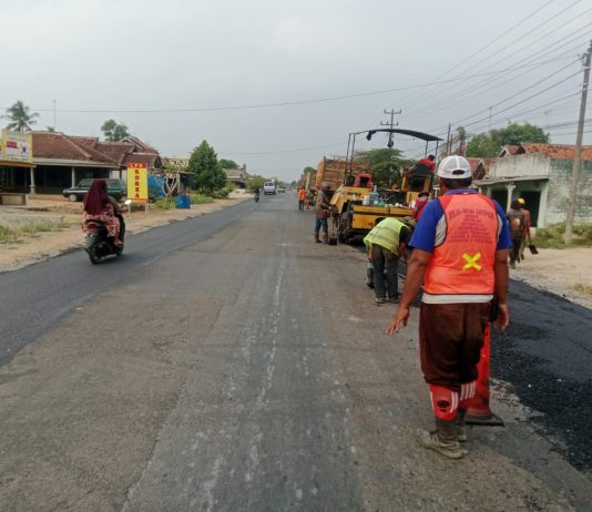 Warga Candera Mukti Sambut Gembira Pelebaran Jalan Hotmix, Impian Lama Segera Terwujud